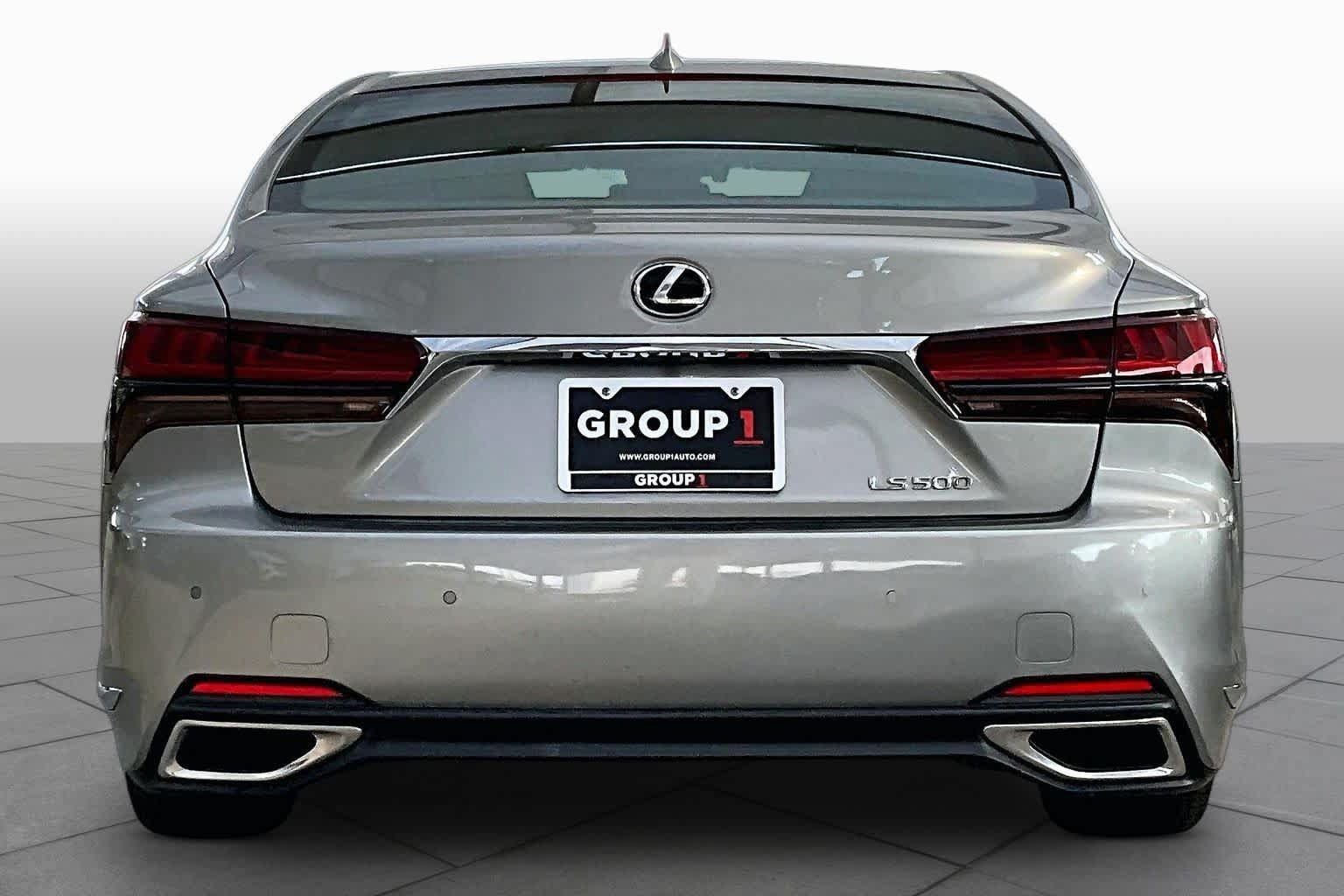 Used 2023 Lexus LS 500 w/ Accessory Package (Z2) RWD image 5