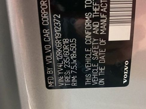 Certified 2024 Volvo XC60 B5 Core image 11