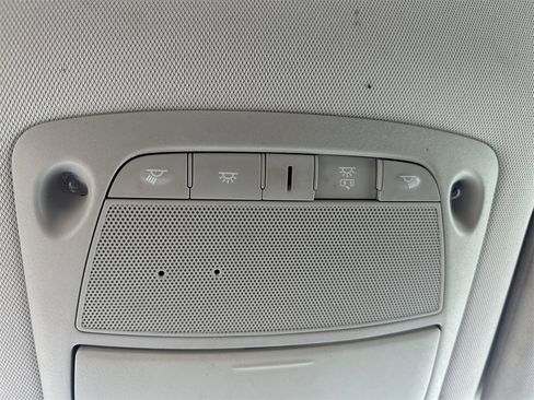 Used 2020 Nissan Pathfinder SV image 36