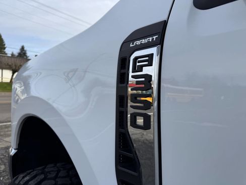 Used 2024 Ford F350 Lariat image 2