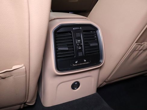 Used 2019 Porsche Macan image 15