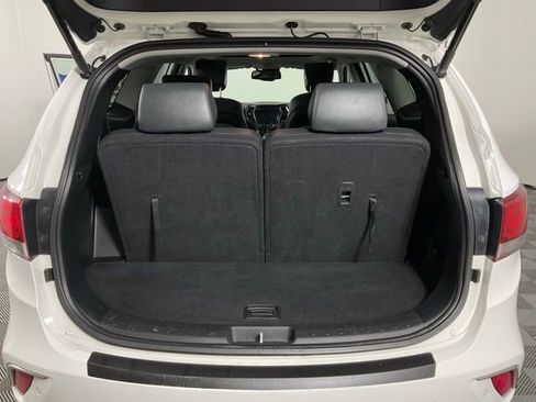 Used 2017 Hyundai Santa Fe Limited image 11