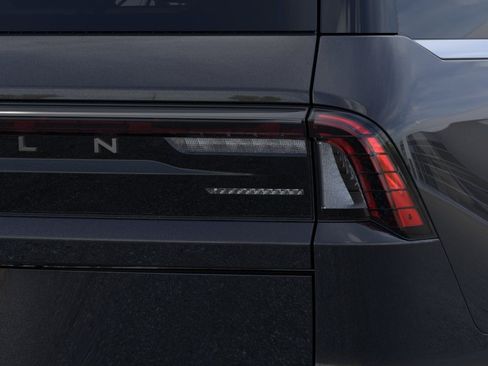 New 2026 Lincoln Navigator Reserve AWD/4WD image 21