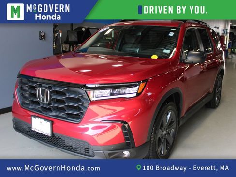 Certified 2025 Honda Pilot Sport image 1