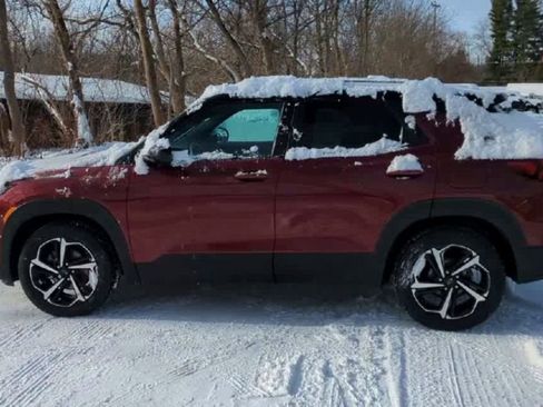 Certified 2022 Chevrolet TrailBlazer RS w/ Sun and Liftgate Package image 5