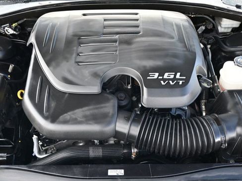 Used 2011 Chrysler 300 image 13