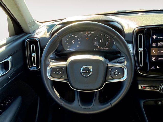 Used 2022 Volvo XC40 T5 Momentum w/ Premium Package AWD/4WD image 18