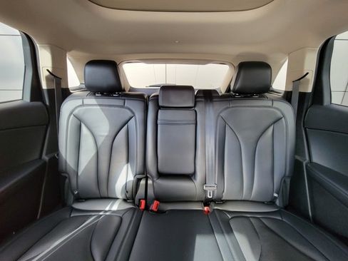 Used 2022 Lincoln Nautilus Reserve image 23