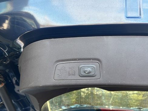 Used 2018 Lincoln MKC Reserve w/ Lincoln MKC Climate Package image 9