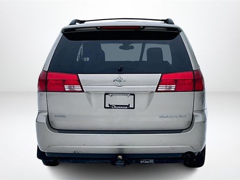 Used 2004 Toyota Sienna XLE image 6