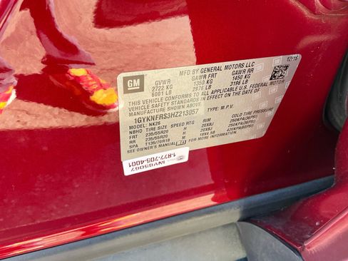 Used 2017 Cadillac XT5 Platinum w/ Driver Assist Package image 28