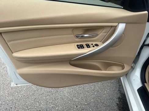 Used 2013 BMW 328i Sedan RWD image 9