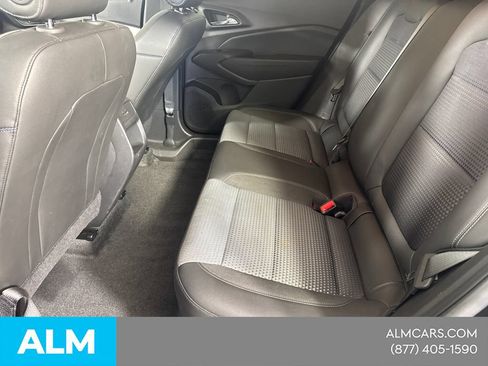 Used 2025 Chevrolet Trax LT w/ LT Convenience Package FWD image 22