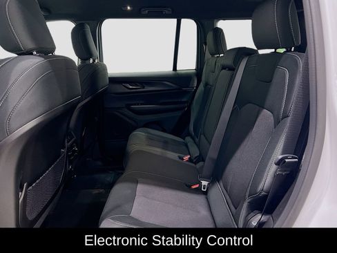 New 2025 Jeep Grand Cherokee Laredo w/ Luxury Tech Group I image 11