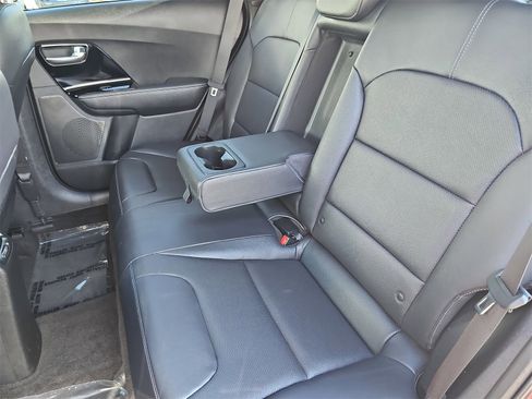 Used 2022 Kia Niro EX Premium image 13