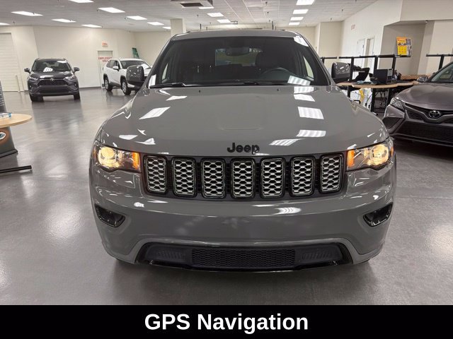 Used 2020 Jeep Grand Cherokee Altitude AWD/4WD image 2