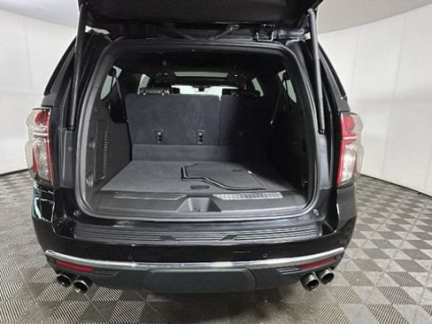 Used 2021 Chevrolet Suburban Premier w/ Premium Package RWD image 26