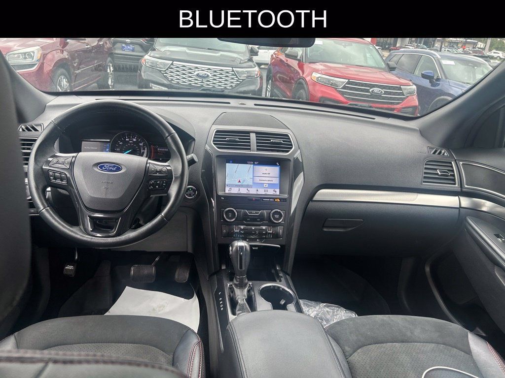 Used 2019 Ford Explorer XLT w/ Equipment Group 202A AWD/4WD image 10