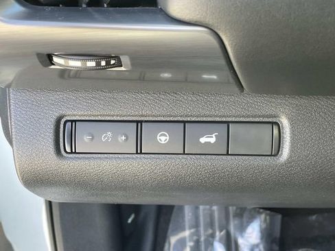 Used 2022 Nissan Pathfinder SL w/ SL Premium Package image 17