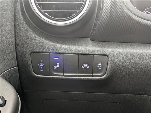 Used 2021 Hyundai Kona SEL image 15
