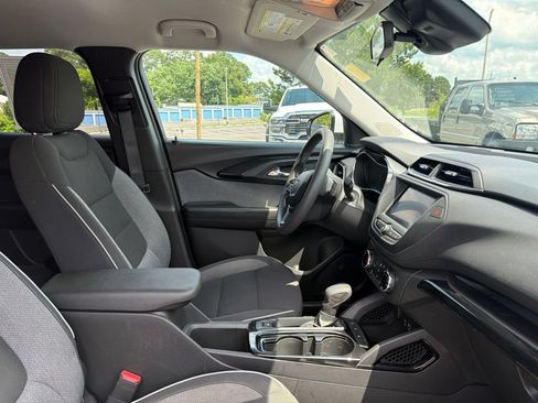 Used 2023 Chevrolet TrailBlazer LT FWD image 22