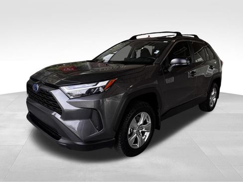 Used 2024 Toyota RAV4 LE AWD/4WD image 3