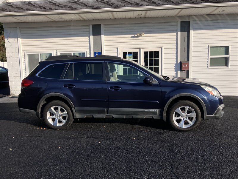 Used 2014 Subaru Outback 2.5i Limited AWD/4WD image 3