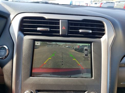 Used 2018 Ford Fusion SE w/ Fusion SE Technology Package FWD image 37