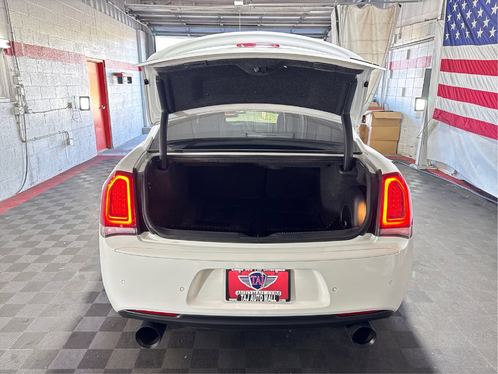 Used 2022 Chrysler 300 S w/ Comfort Group RWD image 12