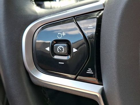 Used 2023 Volvo XC90 B5 Plus AWD/4WD image 25