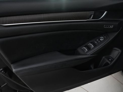 Used 2018 Honda Accord EX-L image 15