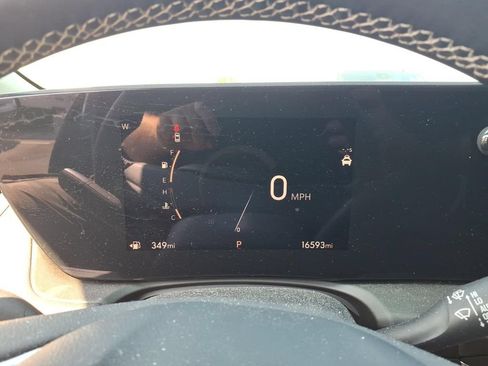 Used 2024 Buick Encore GX Avenir w/ Avenir Convenience Package FWD image 16