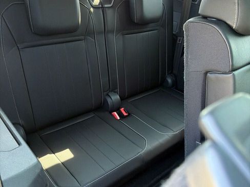 Used 2024 Volkswagen Tiguan SE R-Line FWD image 15