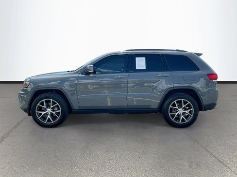 Used 2019 Jeep Grand Cherokee Trailhawk w/ Trailhawk Luxury Group AWD/4WD image 4