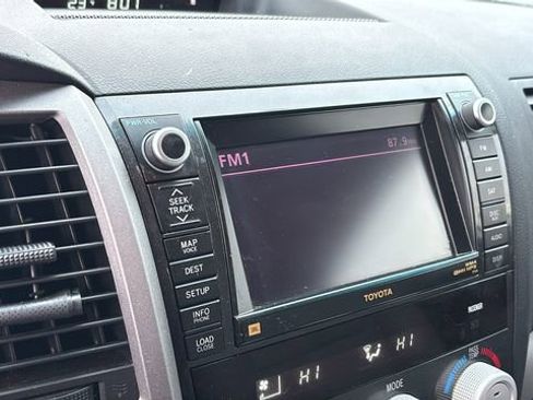 Used 2010 Toyota Tundra Limited image 17