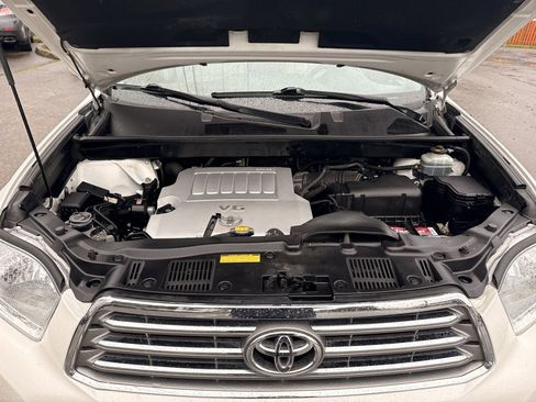 Used 2009 Toyota Highlander Limited AWD/4WD image 38