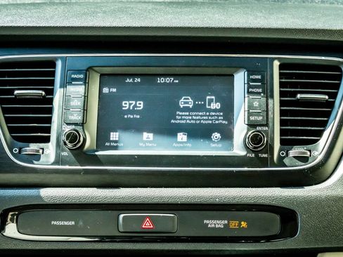 Used 2020 Kia Sedona LX FWD image 17