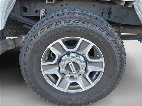 Certified 2025 Ford F250 Lariat AWD/4WD image 18