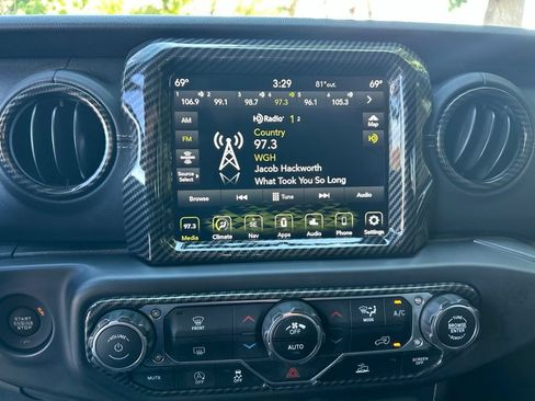 Used 2020 Jeep Gladiator Overland AWD/4WD image 22