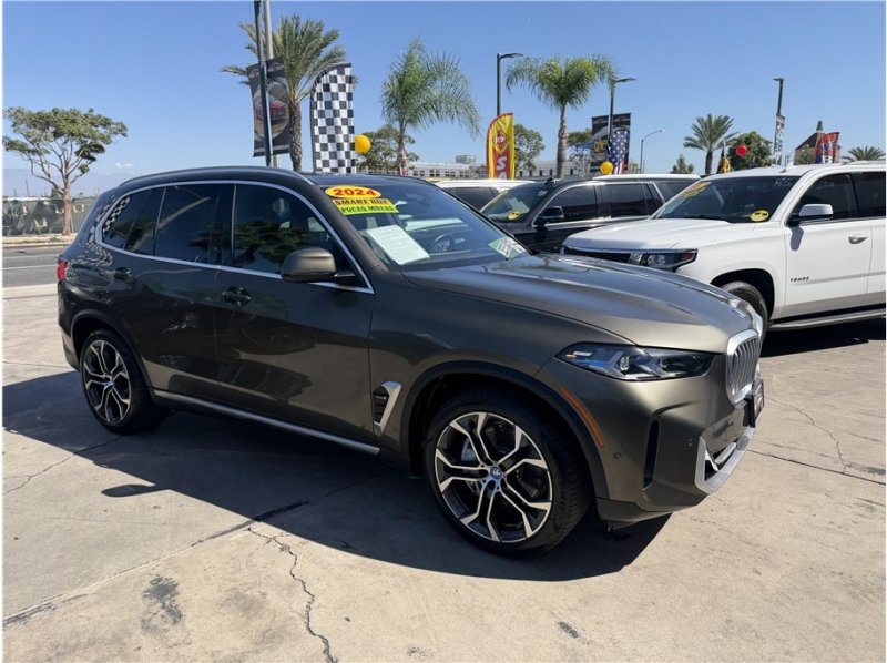 Used 2024 BMW X5 xDrive50e w/ Premium Package AWD/4WD image 58