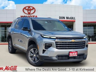 Used 2025 Chevrolet Traverse LT w/ Driver Confidence Package