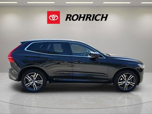 Used 2021 Volvo XC60 T6 Momentum w/ Premium Package AWD/4WD image 5