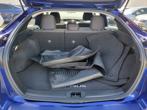 Used 2016 Toyota Prius Four image 12