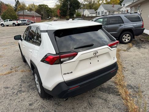 Used 2024 Toyota RAV4 LE image 4