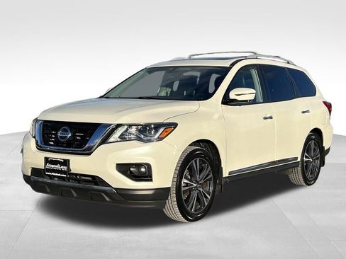 Used 2020 Nissan Pathfinder Platinum image 2
