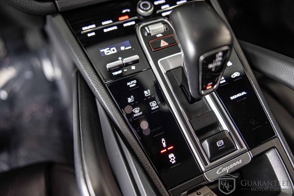 Used 2020 Porsche Cayenne E-Hybrid AWD/4WD image 32