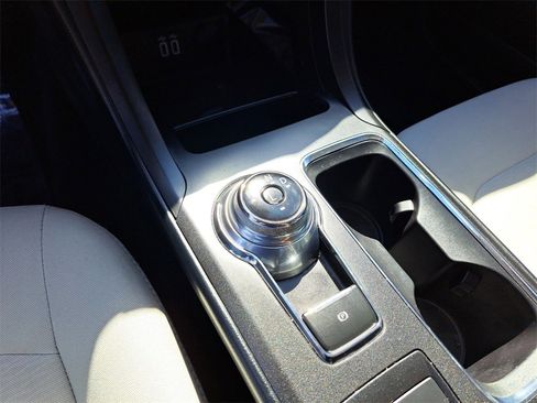 Certified 2020 Ford Fusion SE w/ Equipment Group 151A image 21