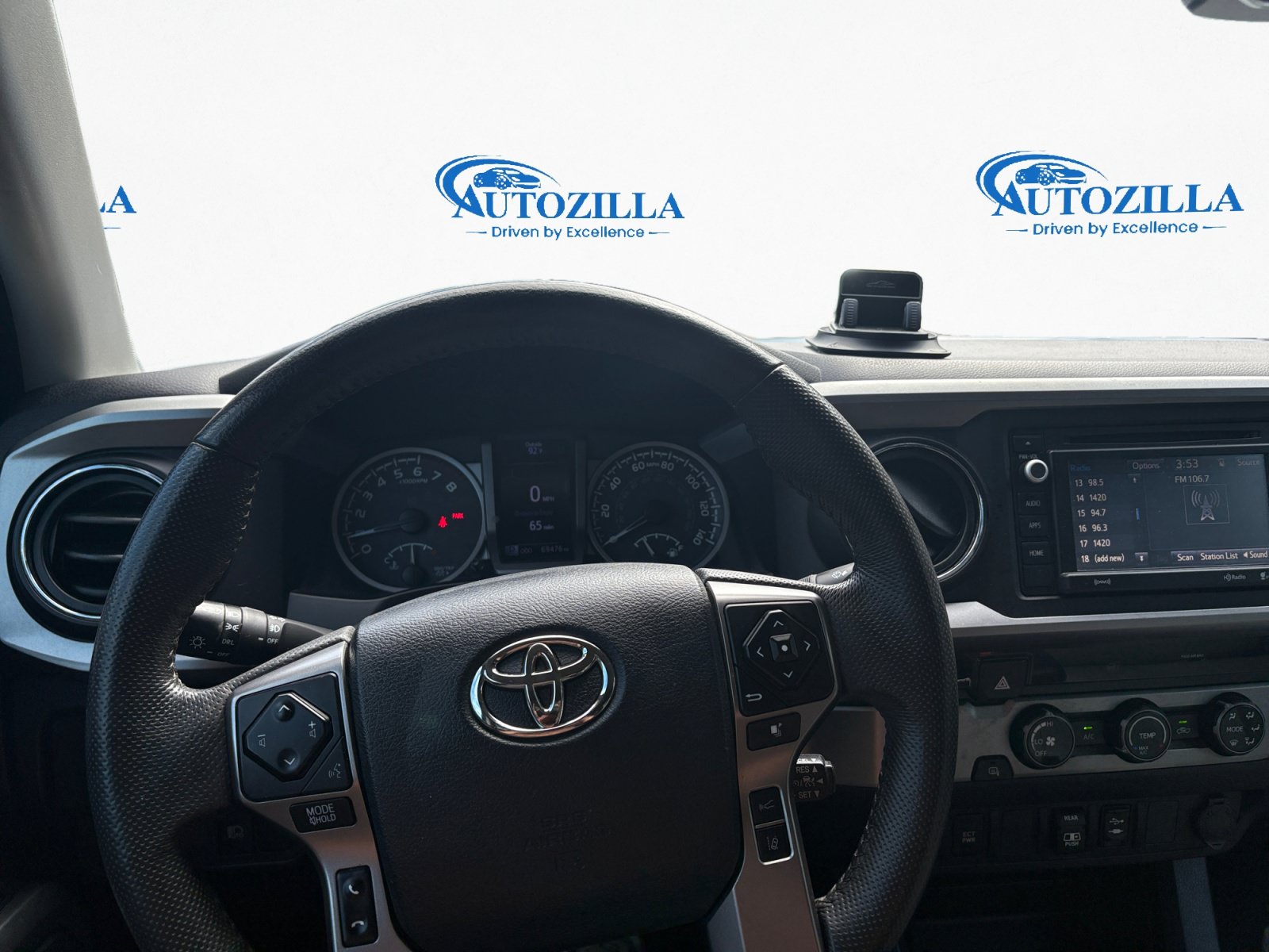 Used 2018 Toyota Tacoma SR5 RWD image 9