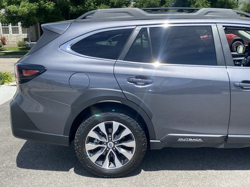 Certified 2025 Subaru Outback Limited AWD/4WD image 6