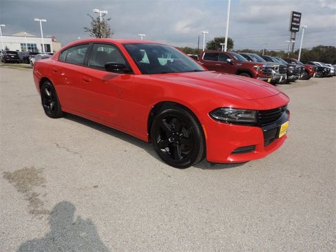 Used 2020 Dodge Charger SXT w/ Blacktop Package image 3